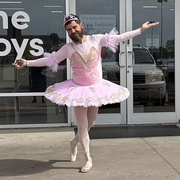 Archive Bearded Ballerina entrance image used on the Fort Worth booking page